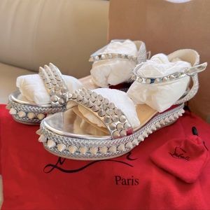 ❗️CHRISTIAN LOUBOUTIN. ❗️Silver Wedges